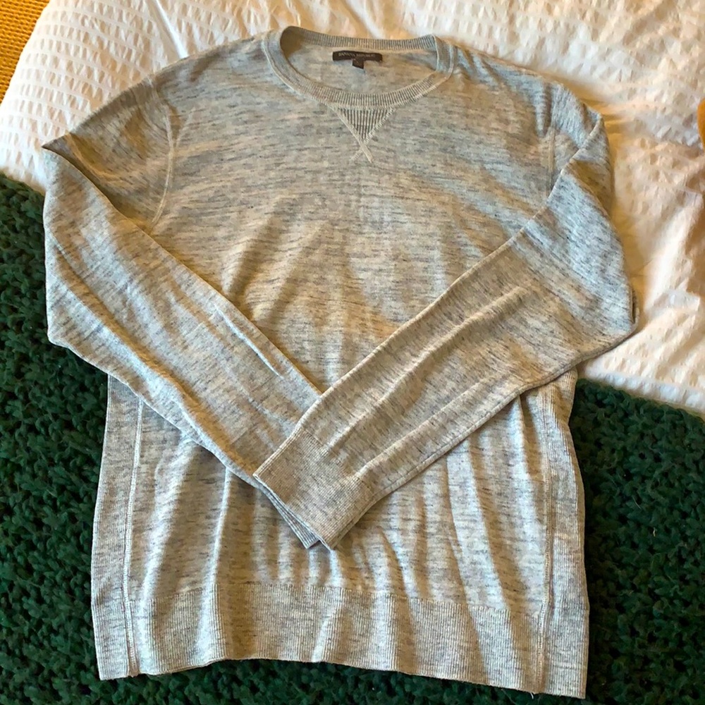 Grey Banana Republic large men’s sweater